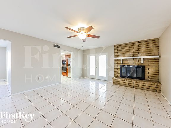 2nd image of 4826 W Paradise Ln