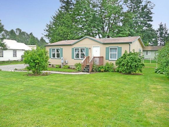 Large lot with room for a garden!