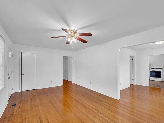 5th image of 426 Karter St NW