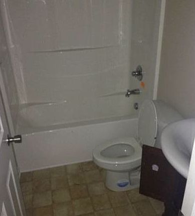 5th image of 1503 S 38th St