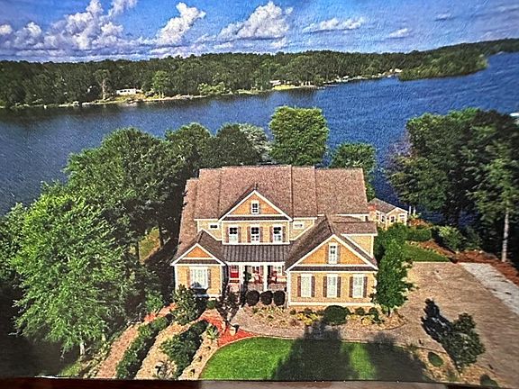 3rd image of 722 Eagles Harbor Dr