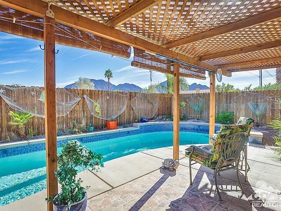 2nd image of 52200 Avenida Rubio