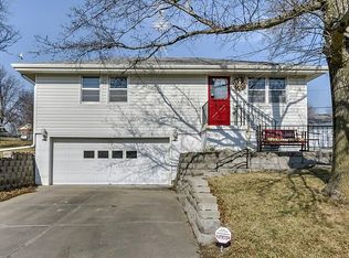 300 Malcolm Rd, Malcolm, NE 68402