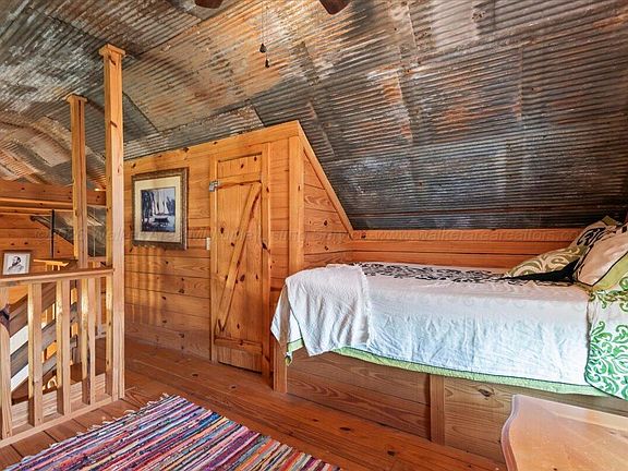 4th image of 2601 Ridge Rd