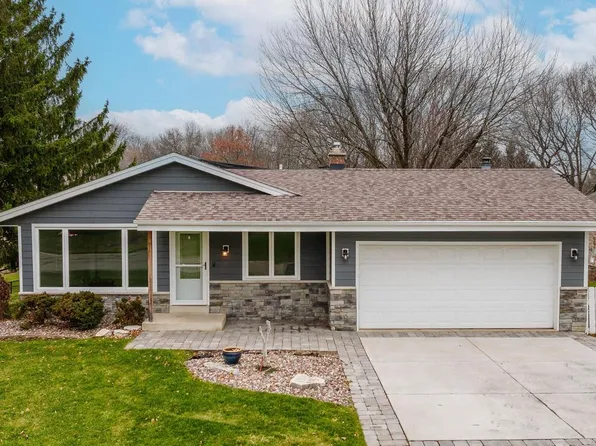 681 Cardiff DRIVE, Hartland, WI 53029