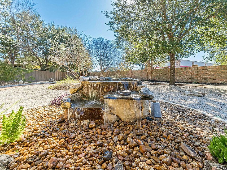 1st image of 1739 Oakmont Cir