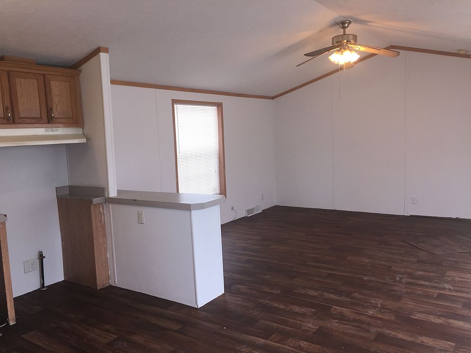 2nd image of 1115 Birch Ln