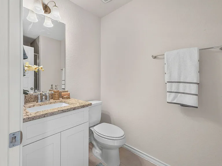 310 W Evergreen St #101 — Photo 13
