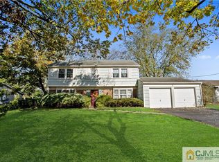 29 Abbott Rd, Somerset, NJ 08873