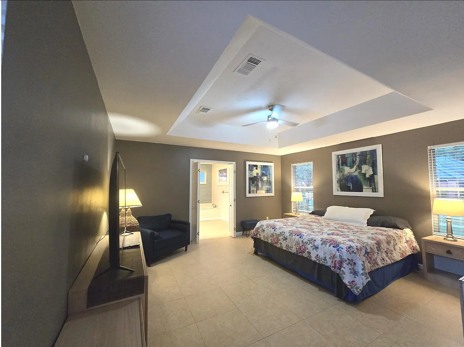 5 bed, 3200 sqft, $4,200 — Photo 4