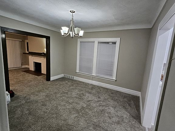 3rd image of 446-446 W Golden Gate