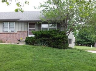 810 Allison Ave, Manhattan, KS 66502