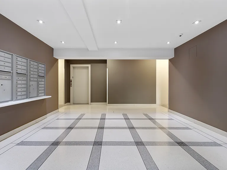 1130 Pelham Pkwy S #1C — Photo 15