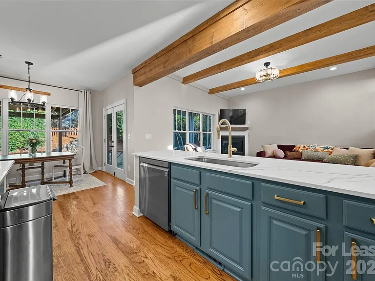 18047 Northport Dr — Photo 39