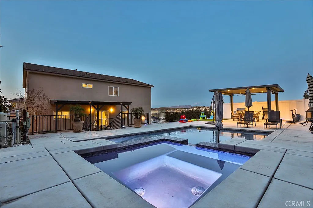 5 bed, 2857 sqft, $5,600 — Photo 1