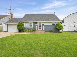 96 S Windhorst Avenue, Bethpage, NY 11714