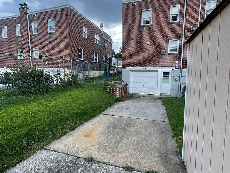 1917 Goodnaw St — Photo 15