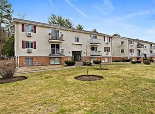10 Royal Dane Dr APT 83, Marshfield, MA 02050