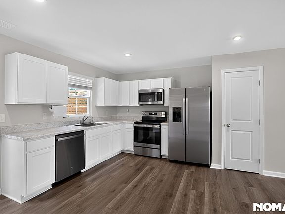 3rd image of 200 Harvest Hill Ln