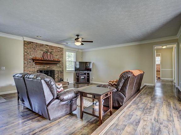 5th image of 129 Bradwood Dr