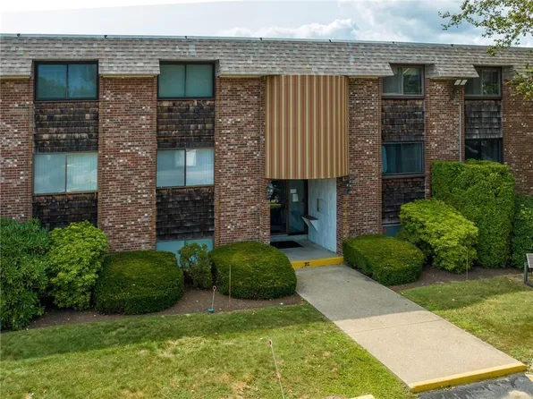 510 Child St APT 202A, Warren, RI 02885