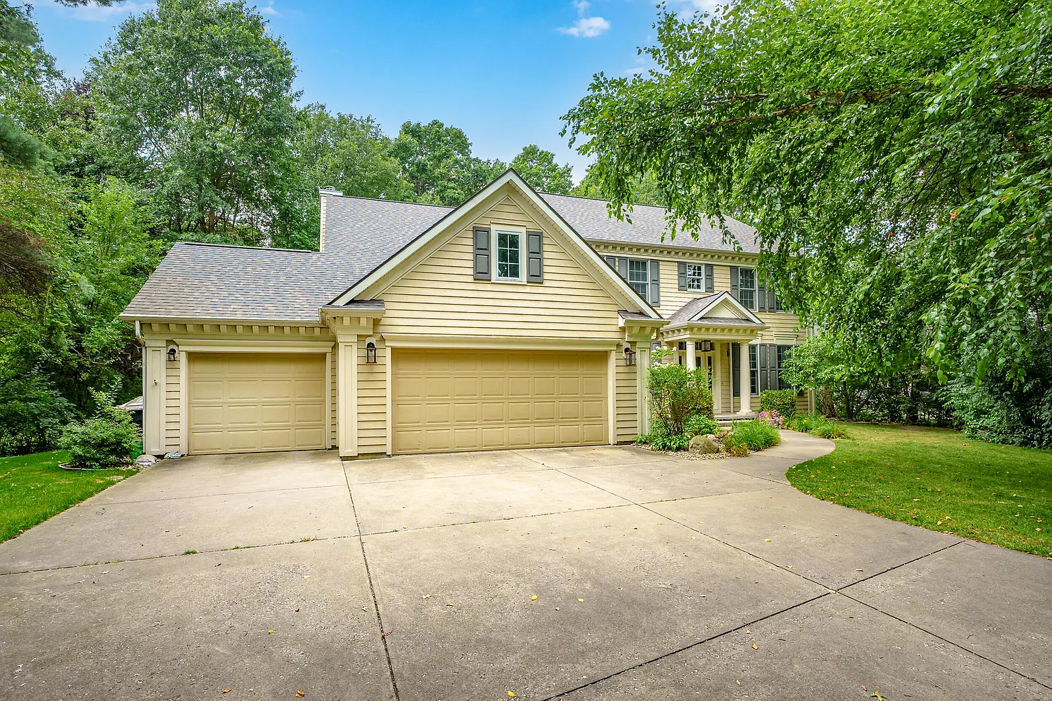 6293 Bethany Cir photo 1