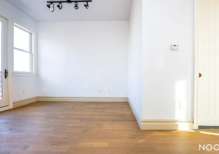 1359 Myrtle Ave #4R — Photo 10