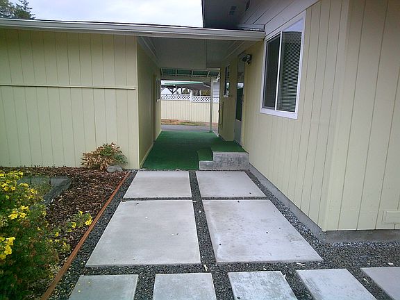 4th image of 810 E Blair Ave