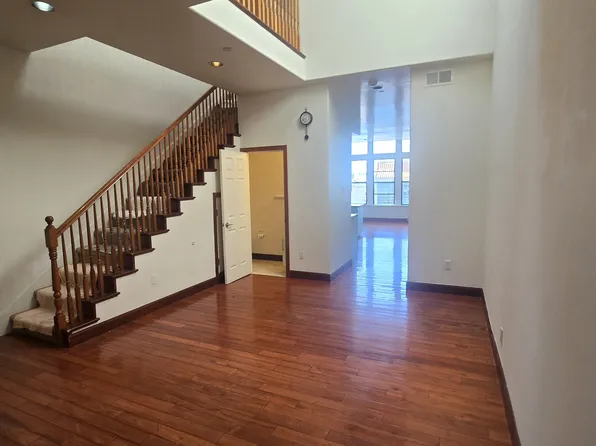 324 10th St #309, Oakland, CA 94607