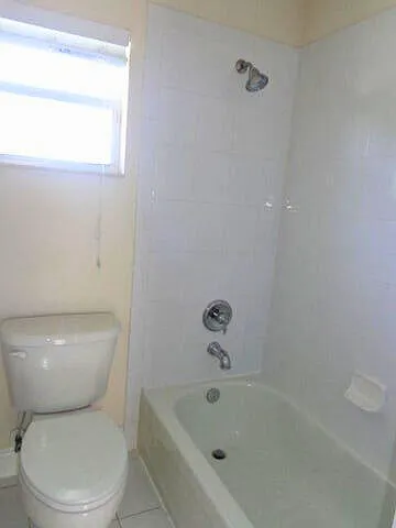 516 NW North River Dr #A — Photo 7