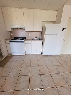 Rented by Metro Park Realty Inc | media 30