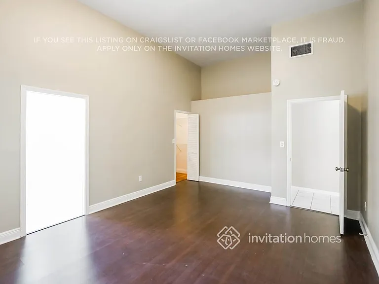 8301 NW 194th Ter — Photo 6