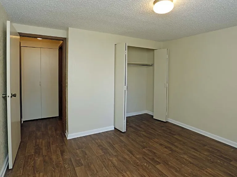Broadview Oaks Apartments — Photo 7