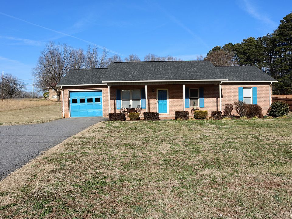 1st image of 2925 11th Avenue Dr NE