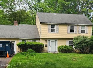 18 Carriage Rd, Delmar, NY 12054