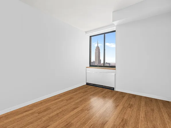 250 East 40th Street image 10 of 24