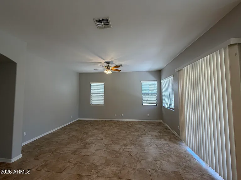 2417 E Iris Dr — Photo 13