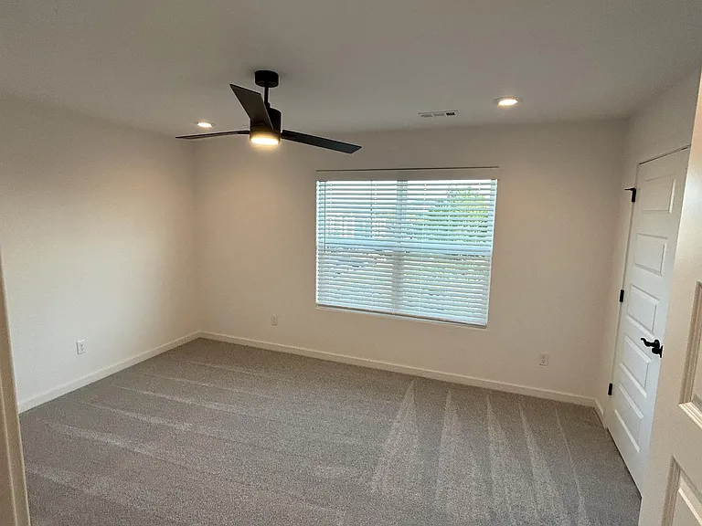 1623 W Stone St #3 — Photo 7