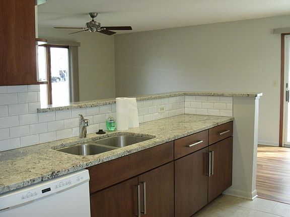 4th image of 11313 Douglas St #11313