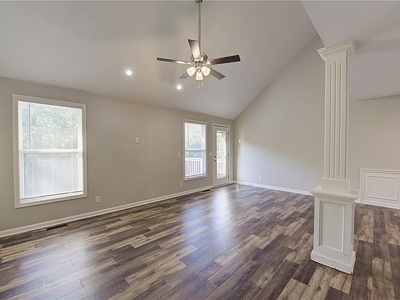 4th image of 1721 Collins Dr