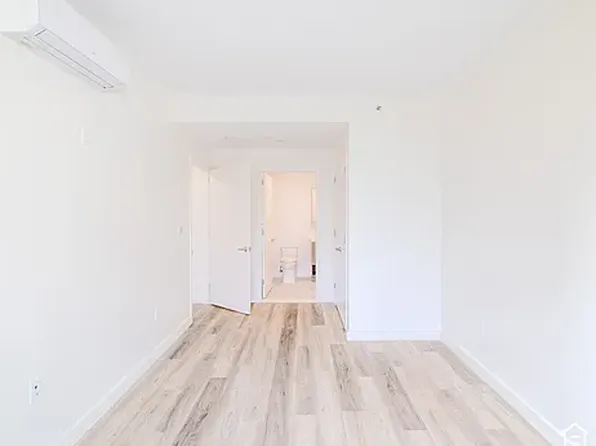 101-19 Rockaway Beach Avenue image 13 of 37