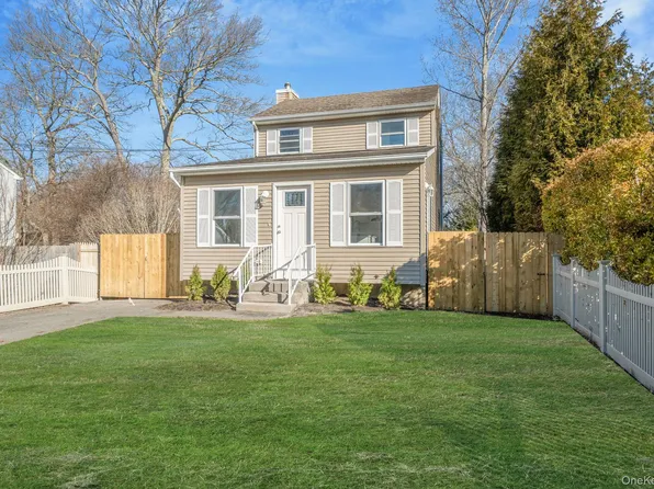 33 Wood Avenue, Mastic, NY 11950