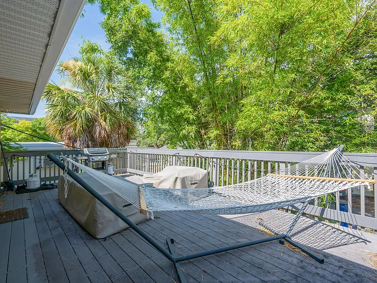 411 S Willow Ave — Photo 48