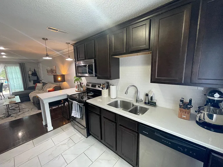 7217 W 78th St #B — Photo 23