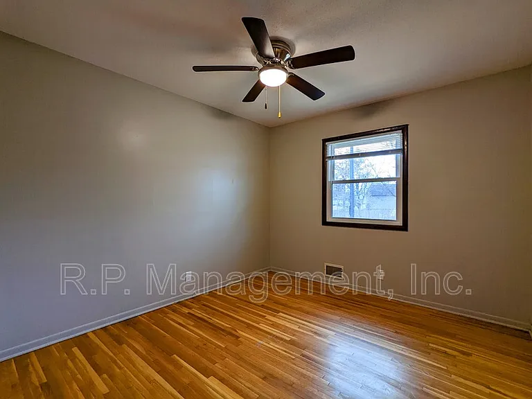 5117 Washington St NE — Photo 6