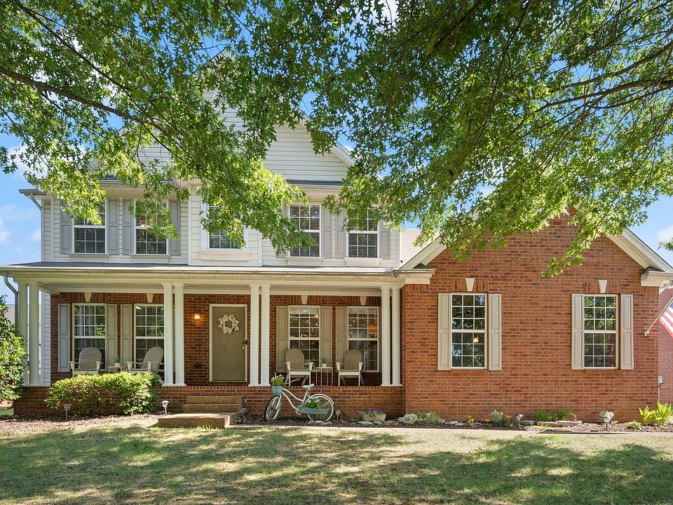 1st image of 1902 Baileys Trace Dr