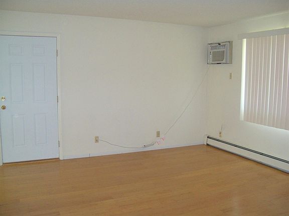 2nd image of 1028 Howard Ave APT 1