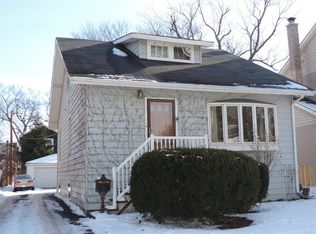 633 S Swain Ave, Elmhurst, IL 60126