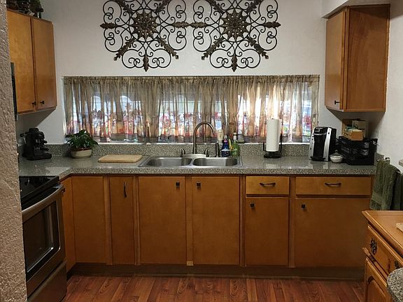 2nd image of 829 68th Ave S