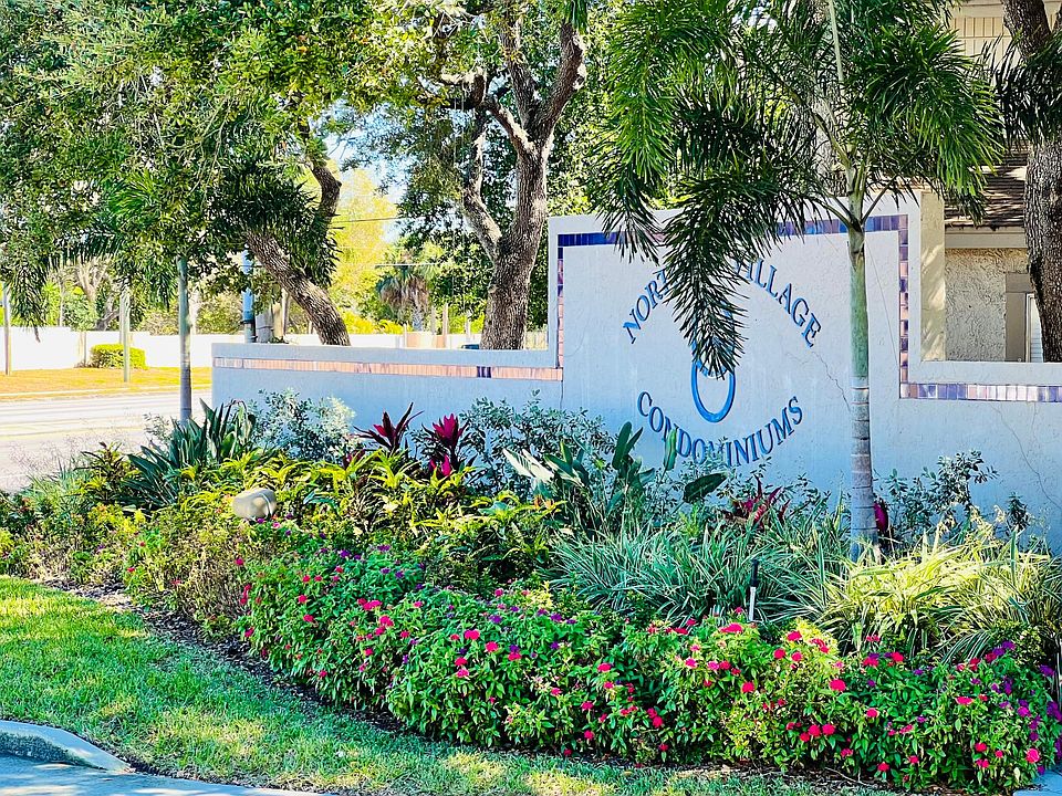 Entrance Northbay Village Condominiums